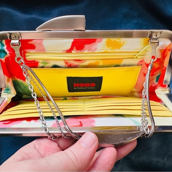 HOBO International Vintage Hayley Wallet Clutch in ballet pink - Picture 4 of 9